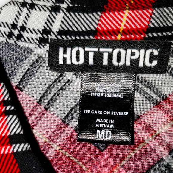 Short sleeve red plaid button top - Picture 2 of 2